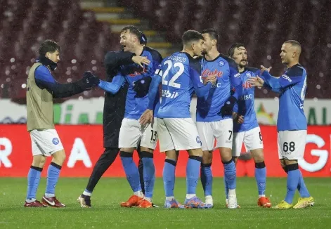 Napoli ease to 2-0 win at Salernitana