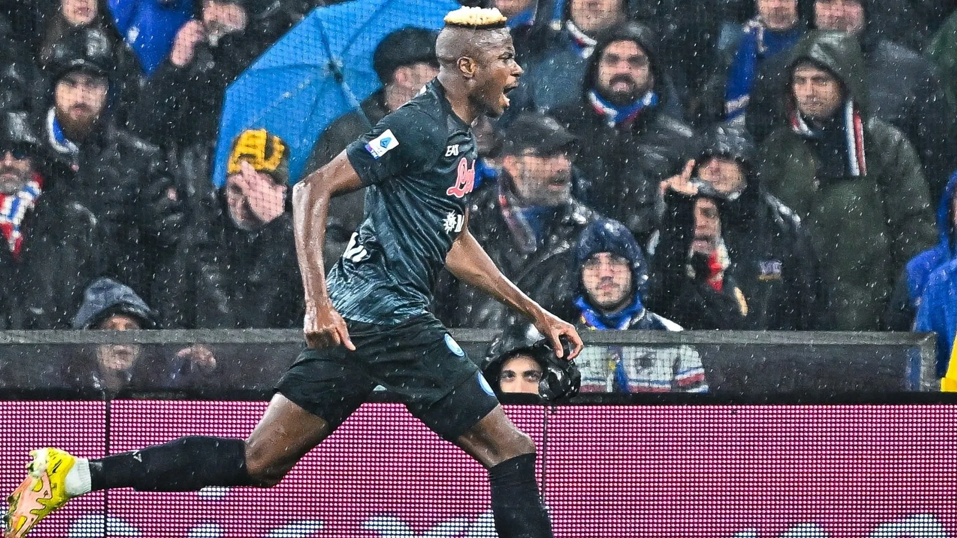 Napoli ease to 2-0 win at Sampdoria