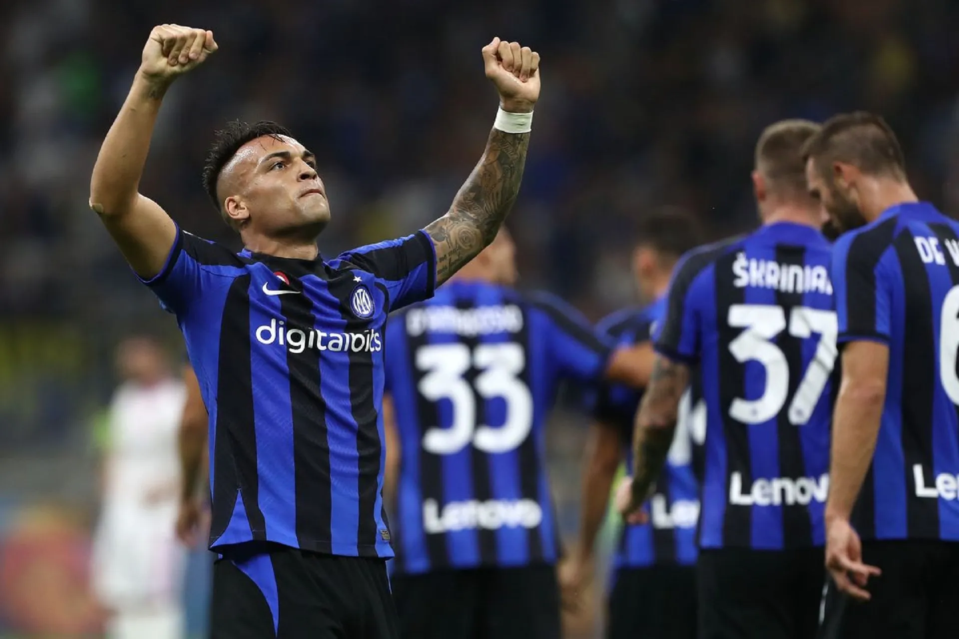 Inter end Napoli's unbeaten start as Juve extend winning streak to seven