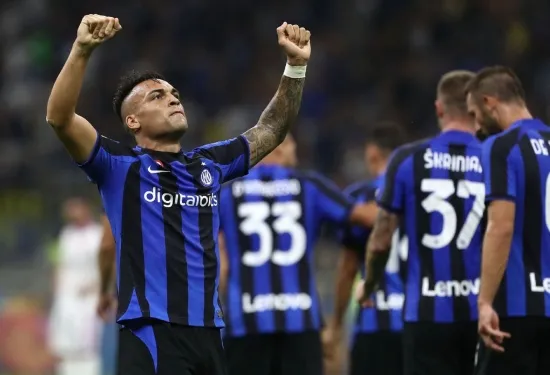 Inter end Napoli's unbeaten start as Juve extend winning streak to seven