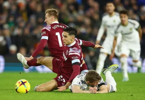 West Ham stop the rot with point at Leeds