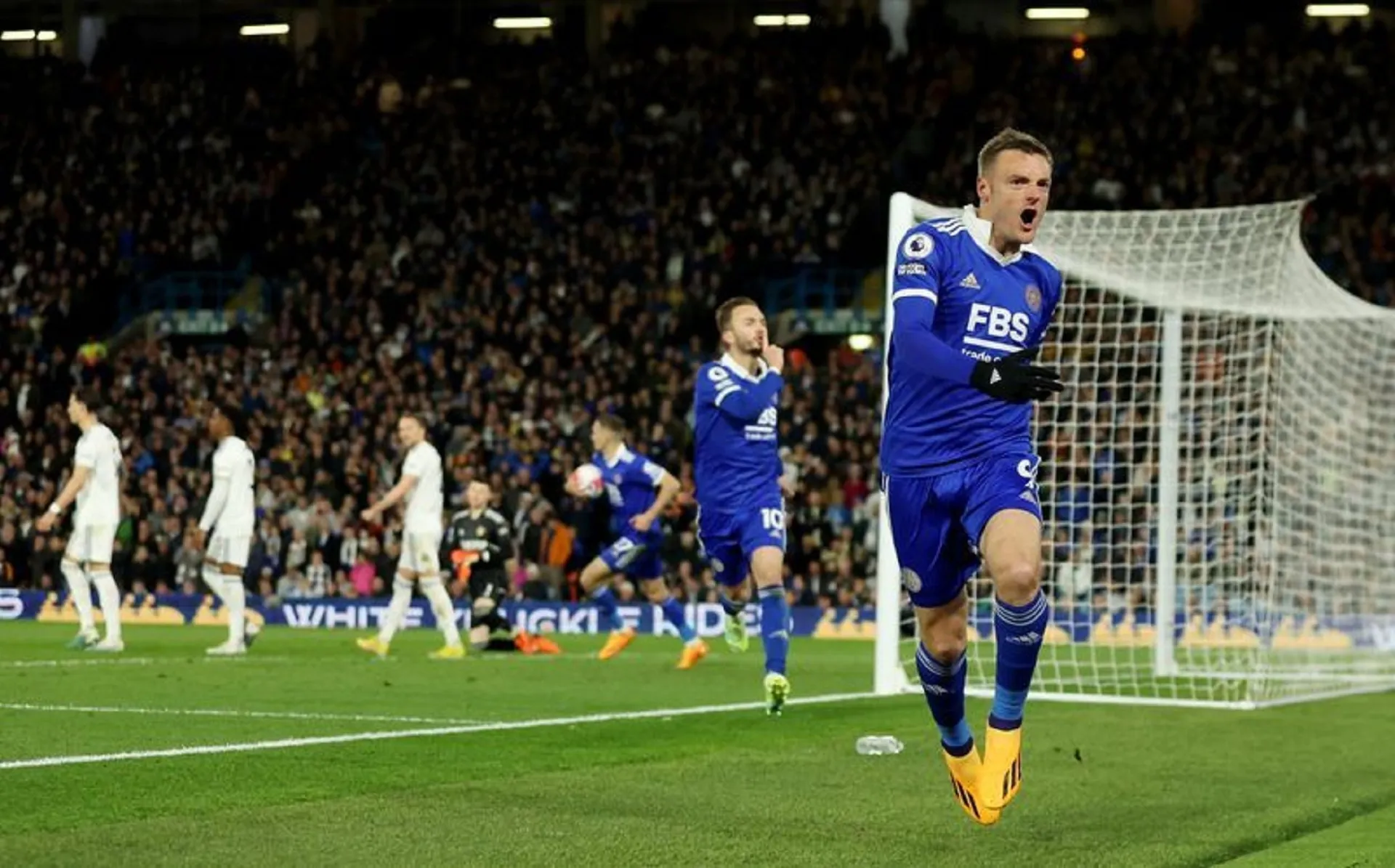 Vardy rescues point for Leicester in basement clash at Leeds