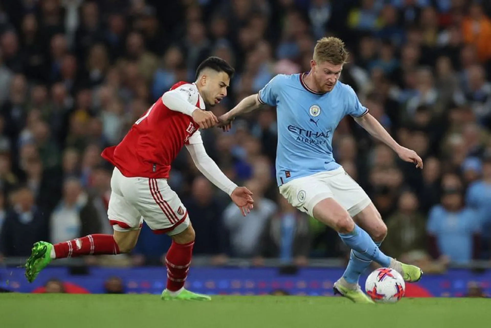 De Bruyne rises to the occasion again for superb City