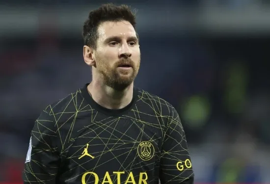 Xavi rates Barcelona's chances of re-signing Lionel Messi