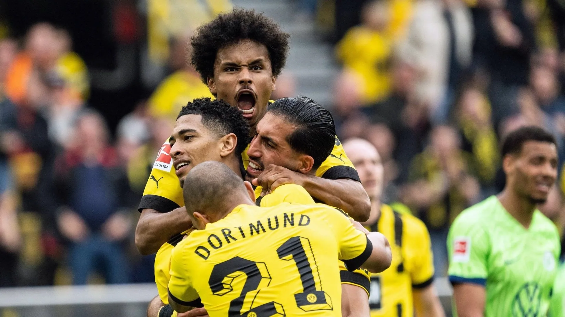 Karim Adeyemi and Jude Bellingham inspire Borussia Dortmund to comfortable win over Wolfsburg