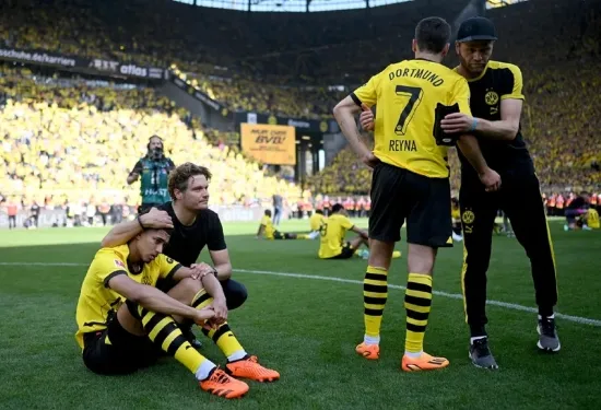 Heartache for Borussia Dortmund as Mainz draw hands title to Bayern Munich