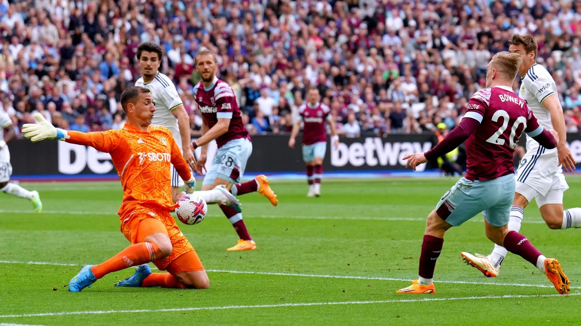 Hammers come from behind to inflict damaging blow on quest for Premier League survival