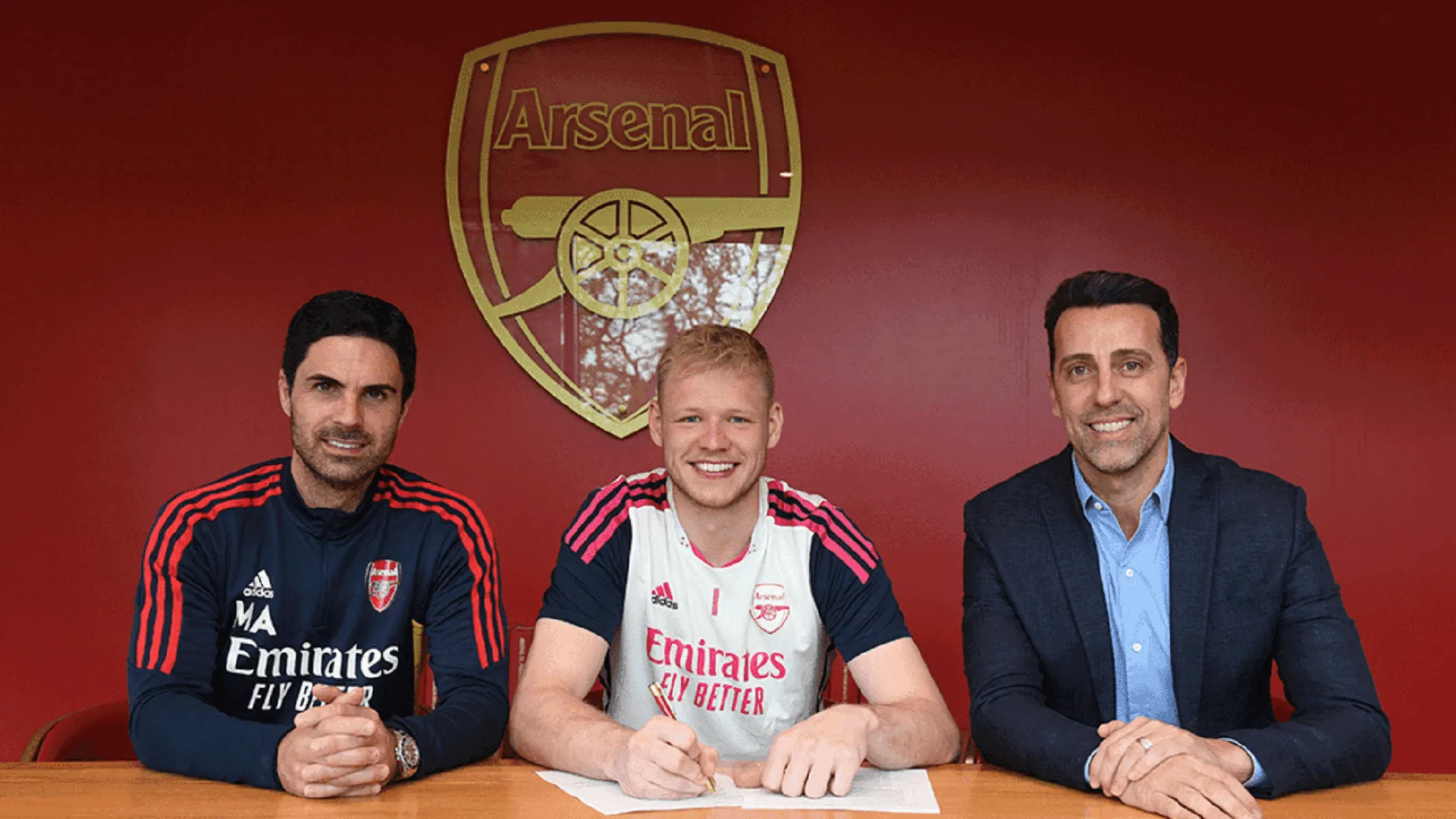 Ramsdale signs new contract at Arsenal