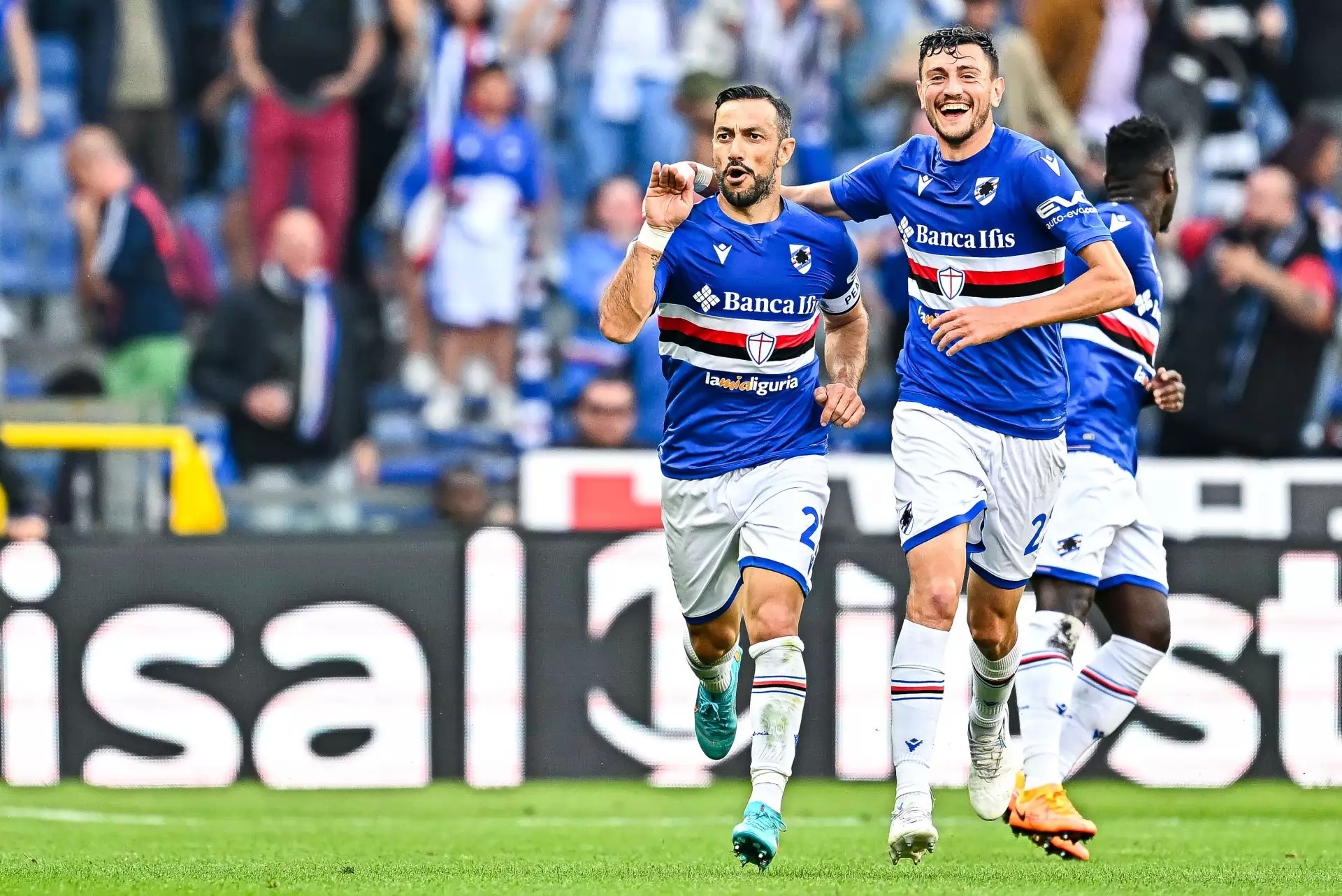 Tearful Quagliarella applauded off the pitch in final Sampdoria home game