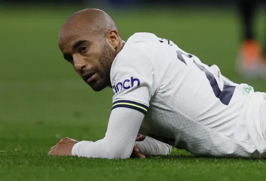 Brazilian Moura to leave Tottenham at the end of the season