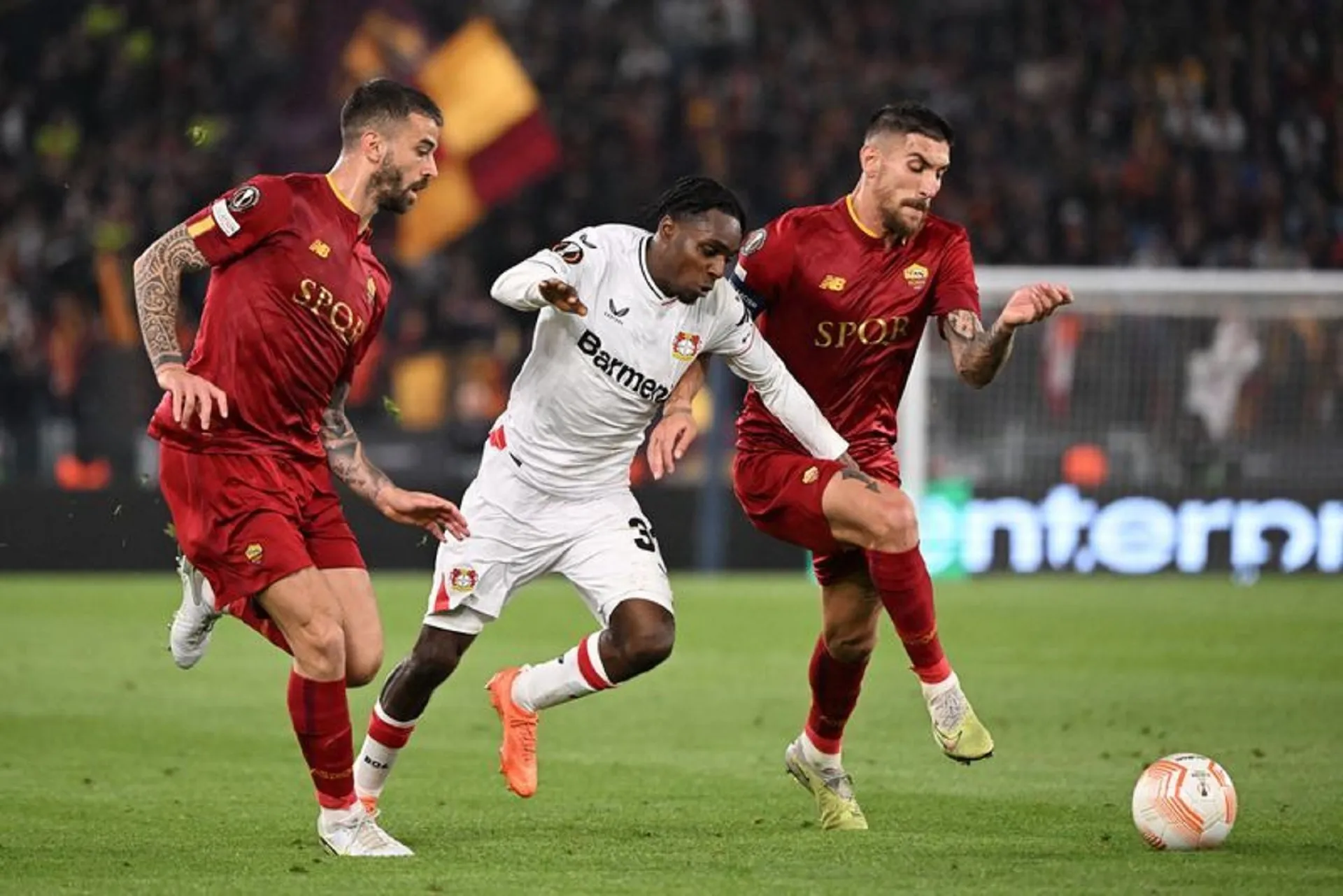 Roma take narrow lead over Leverkusen in Europa League semi