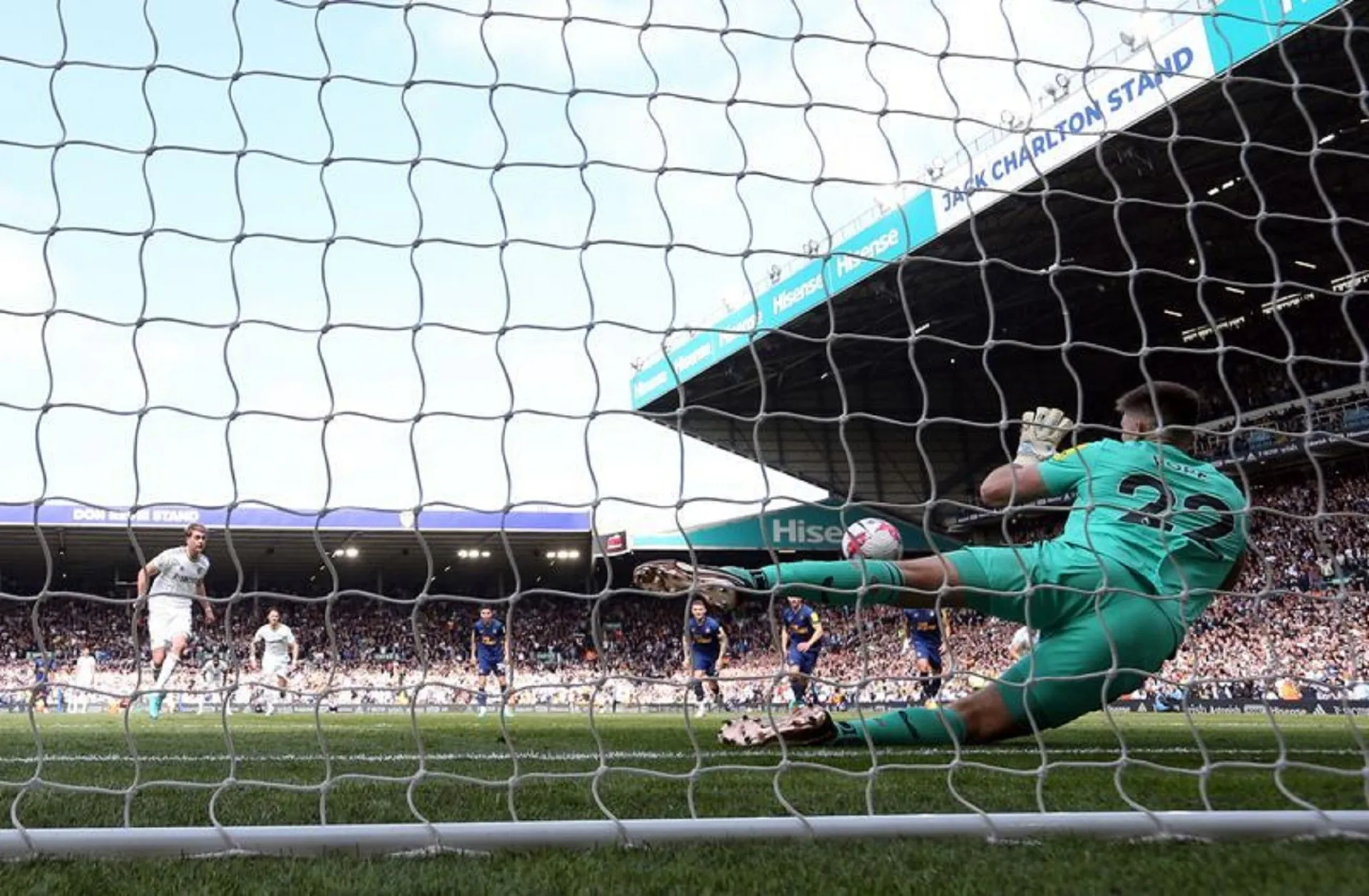 Leeds condemn online abuse of Bamford after penalty miss