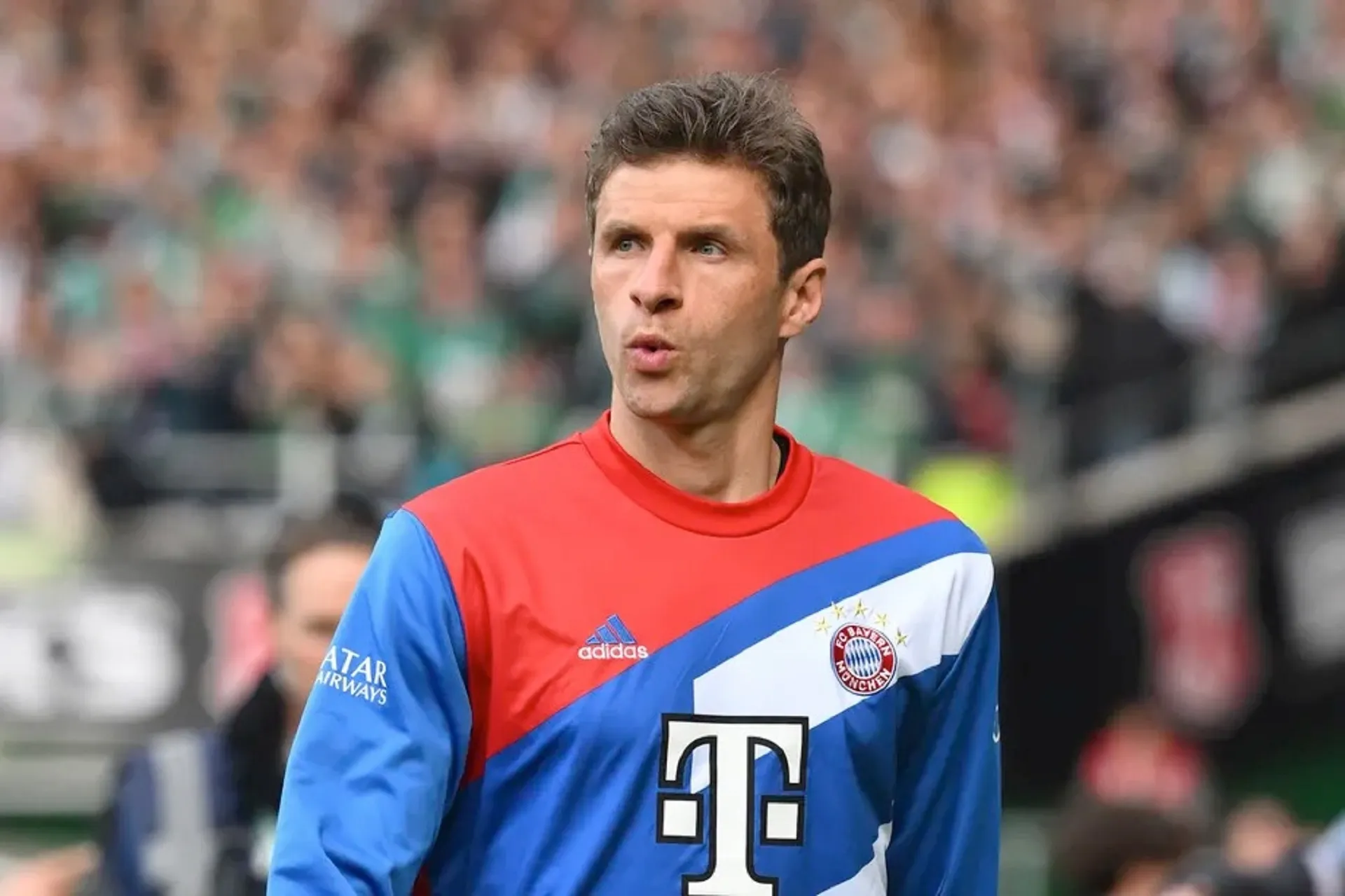 Bayern Munich bosses have met with Thomas Müller amid exit rumors