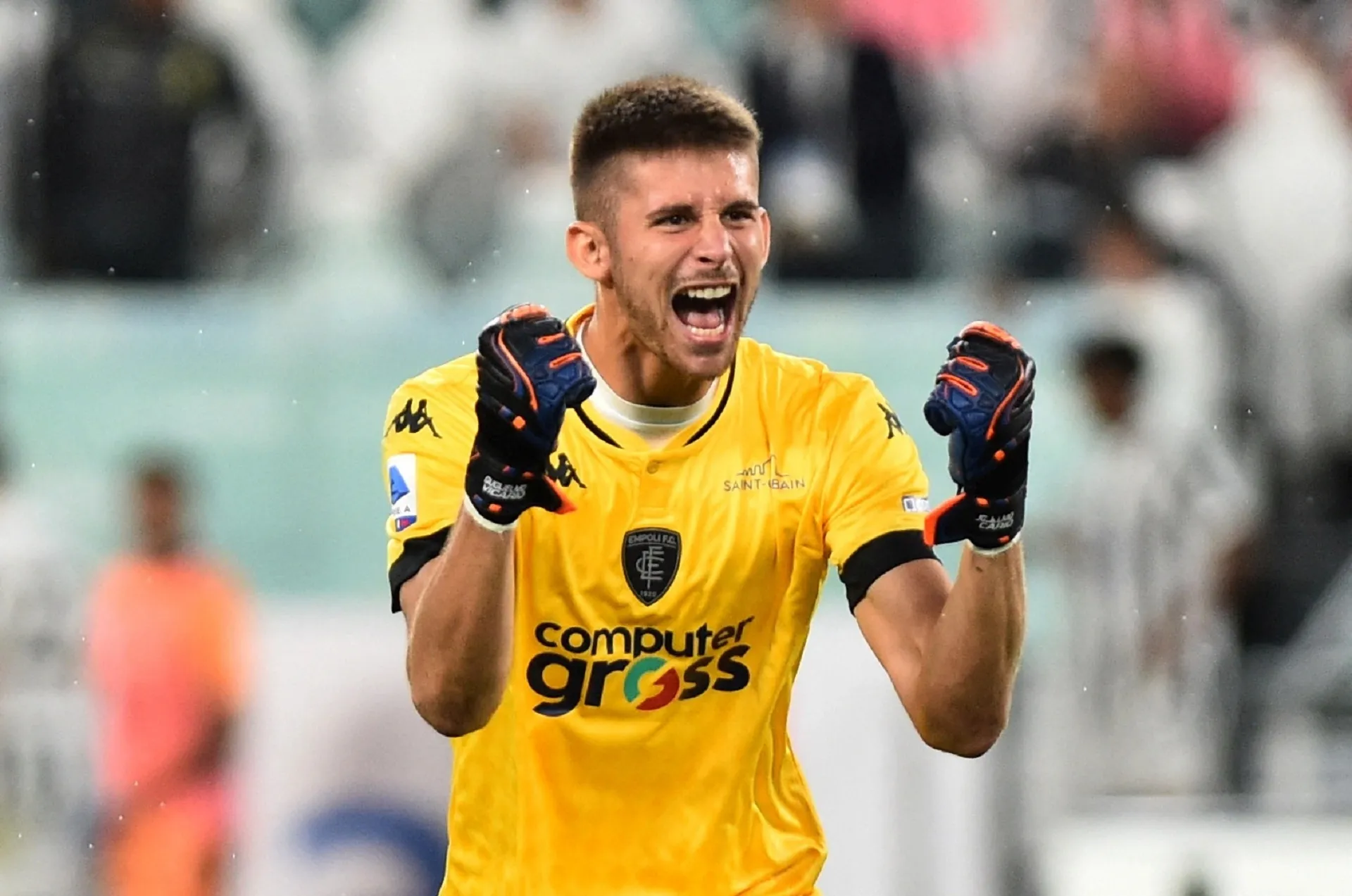 Spurs sign goalkeeper Vicario from Empoli