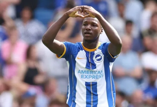 Chelsea step up bid to beat Manchester United to Brighton's Moises Caicedo - and they could compromise on Mason Mount's sale