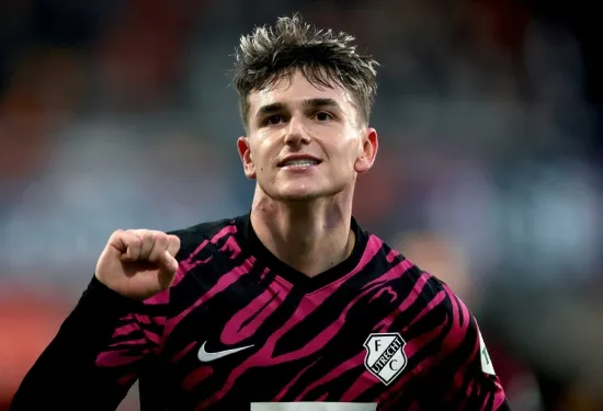 Man Utd plot move for USMNT midfielder Taylor Booth as Erik ten Hag raids former side Utrecht