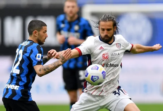 Cagliari score stoppage-time winner to snatch promotion from Bari