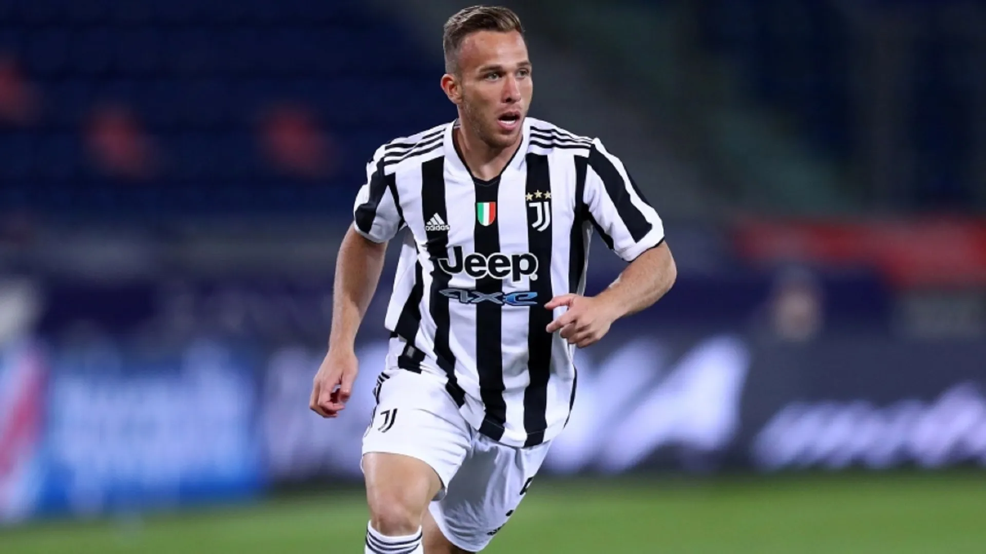 Fiorentina talks for Juventus redundancy Arthur progress