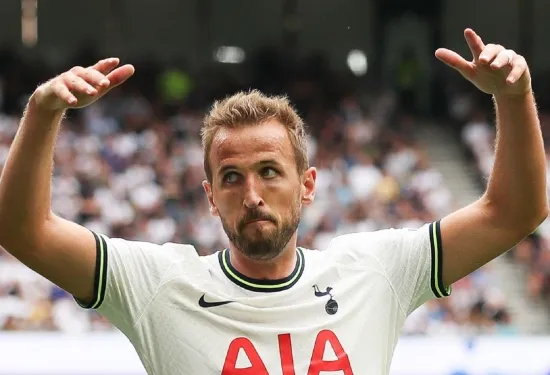 How the Harry Kane transfer saga is holding up Bayern's bid to sign Kyle Walker from Manchester City