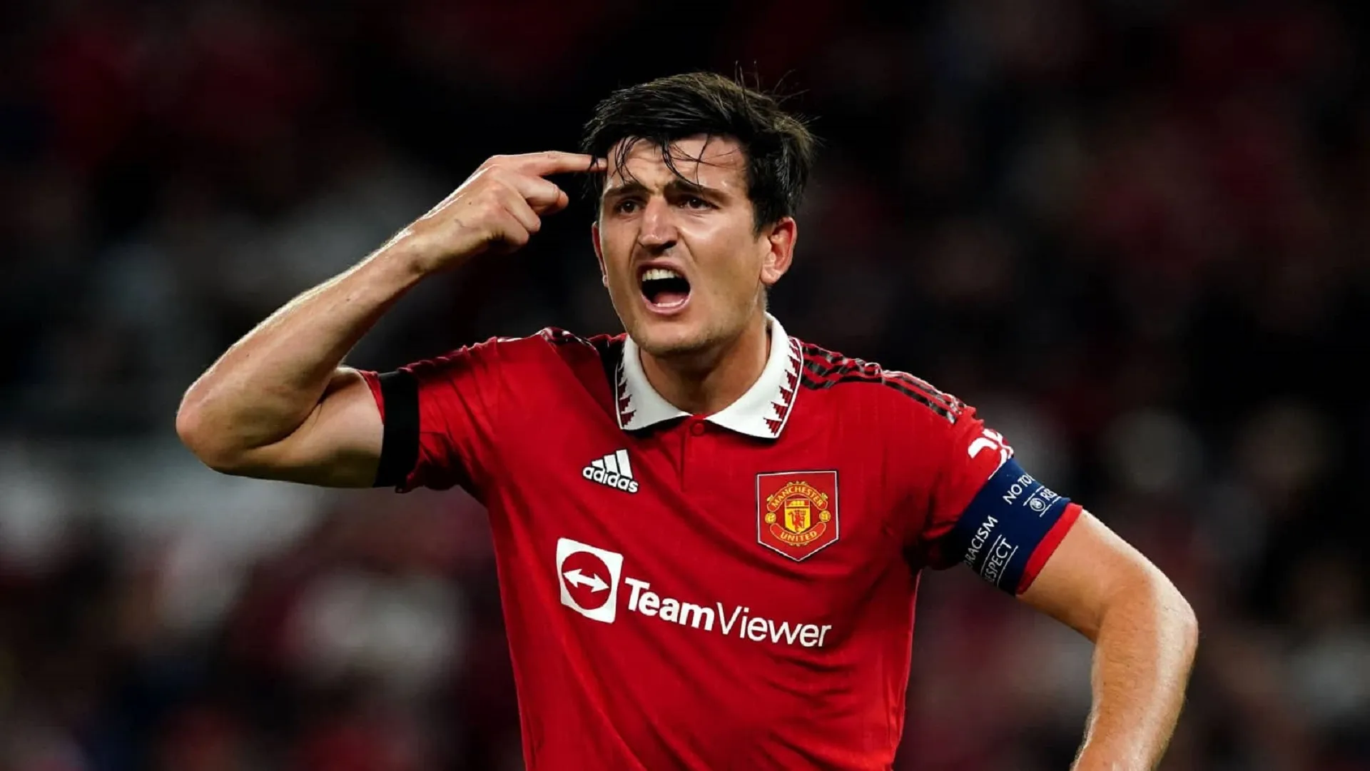 Erik ten Hag offers update on Harry Maguire's future at Man Utd amid West Ham interest