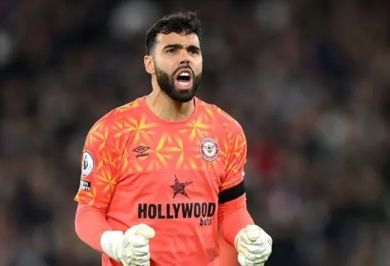 Bayern Munich open talks with Brentford over £40m move for goalkeeper David Raya after Man Utd sign Andre Onana