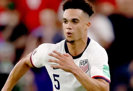 USMNT star Antonee Robinson to snub transfer interest from Man City & AC Milan by signing new contract at Fulham