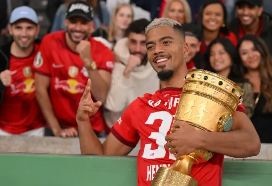 Arsenal spending spree to continue?! Gunners hold transfer talks with Benjamin Henrichs' representatives as Mikel Arteta eyes deal for RB Leipzig star