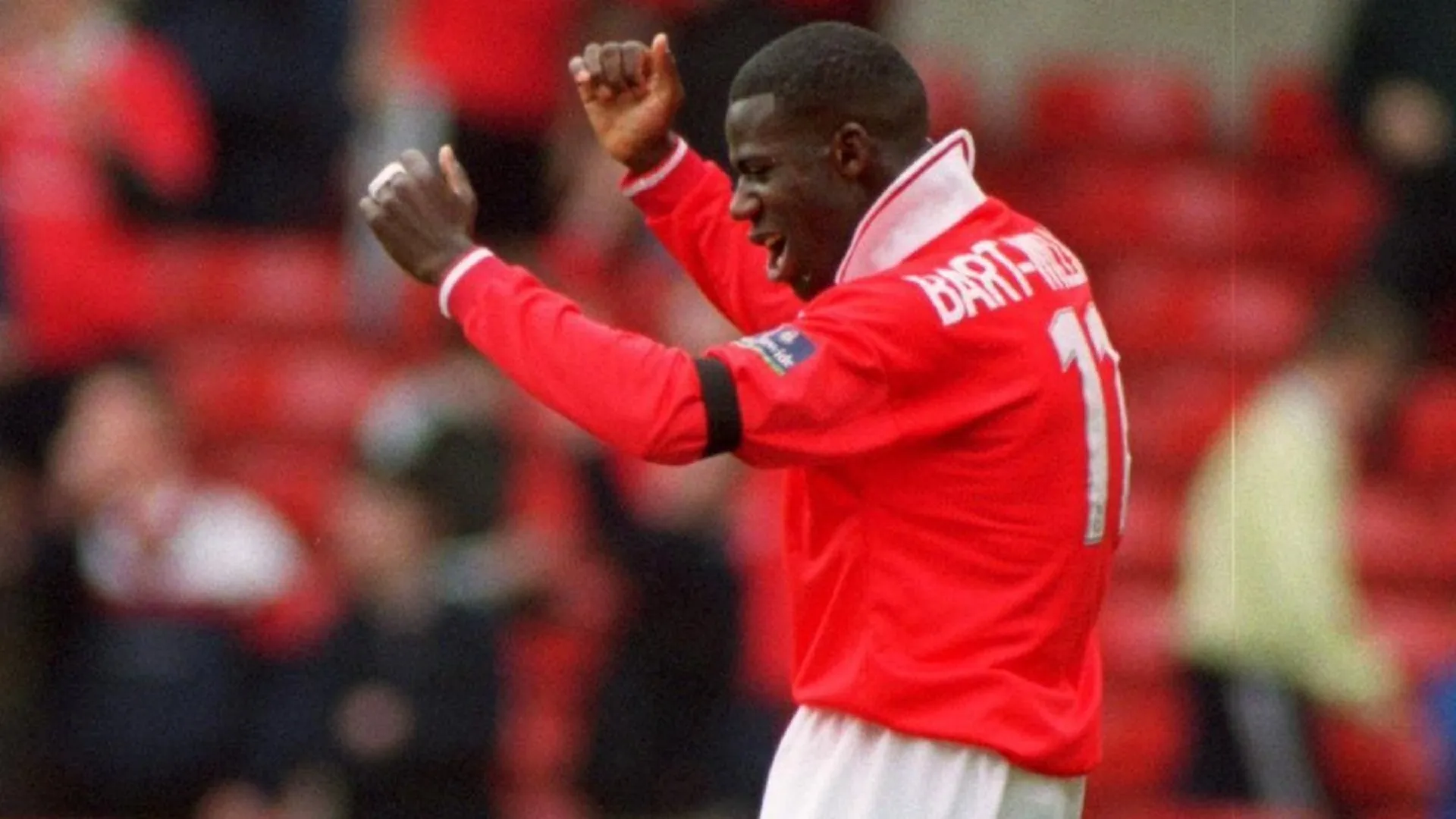 Former Nottingham Forest and Sheffield Wednesday midfielder Chris Bart-Williams dies aged just 49