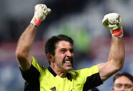 Buffon considering retirement despite Parma contract