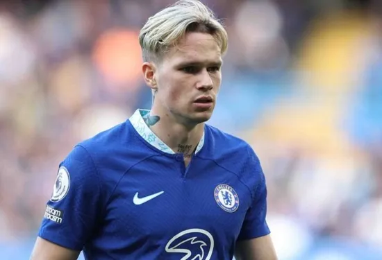 Chelsea's Mkyhailo Mudryk snaps back at fan on Instagram with sarcastic Ballon d'Or comment after 'learn to make 360 turns' jibe