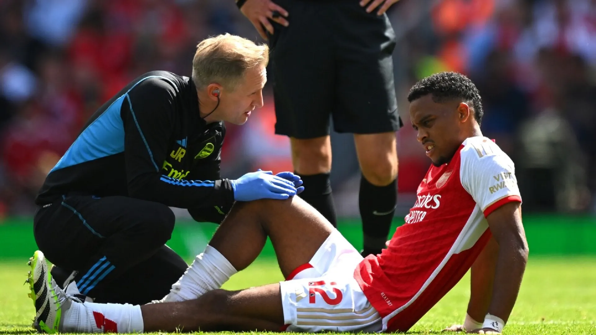 A brutal blow for Arsenal! New signing Jurrien Timber faces months out after sustaining injury on Premier League debut