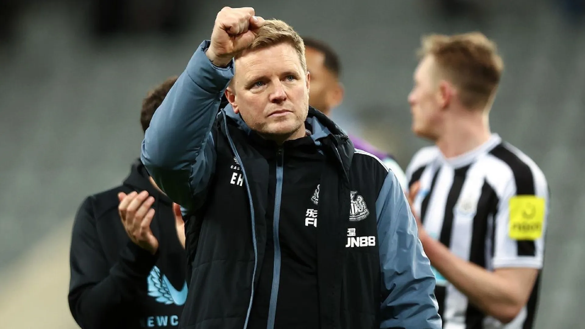 'Let's f*cking give it to them!' - How Eddie Howe used Erik ten Hag's criticism to inspire Newcastle to 2-0 win against Man Utd