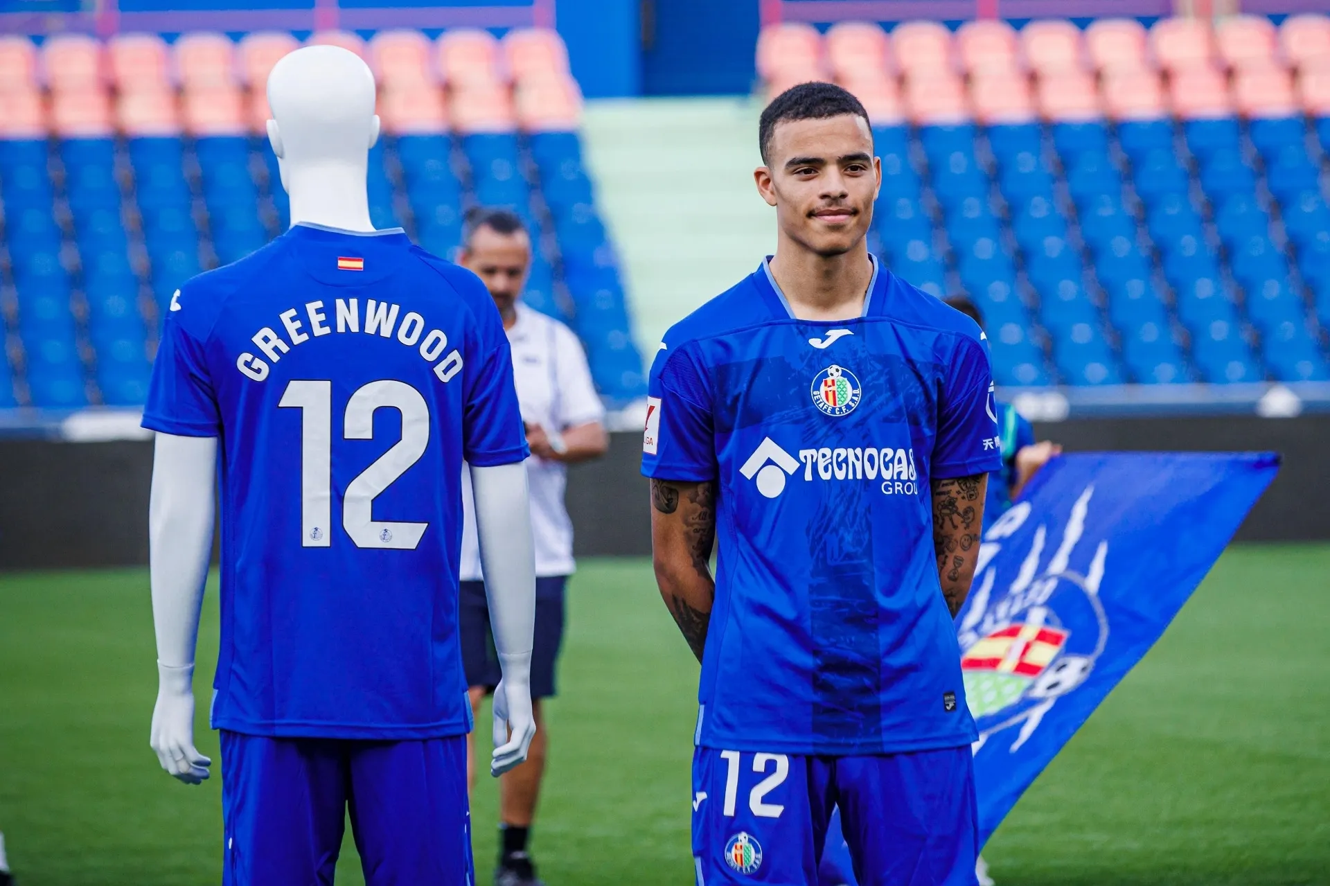 Mason Greenwood gets hero's welcome at specially-arranged Getafe unveiling as jubilant fans chant his name & take selfies - with Man Utd loanee getting new squad number