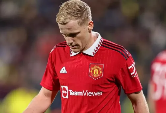 Surely Donny van de Beek will finally leave Man Utd in January?! Villarreal weighing up winter move for out-of-favour midfielder