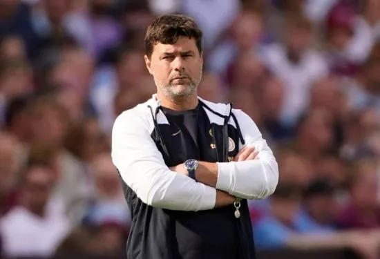 Mauricio Pochettino hints Chelsea could play without a striker against Fulham following Nicolas Jackson suspension and refuses to rule out signing centre-forward in January amid Ivan Toney links