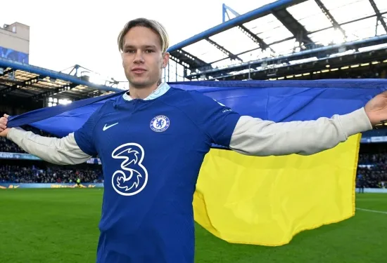 Mauricio Pochettino explains why he hopes playing crossbar challenge with Mykhailo Mudryk will help Chelsea star improve form