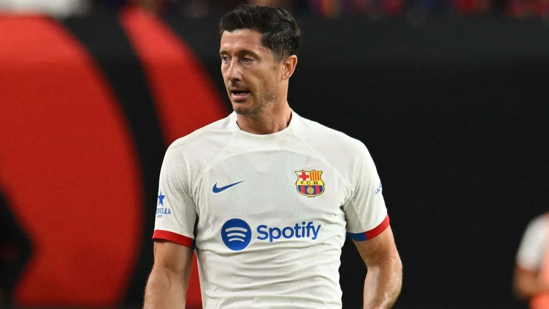 Robert Lewandowski doesn't hold back! Barcelona striker claims referees are 'killing' La Liga