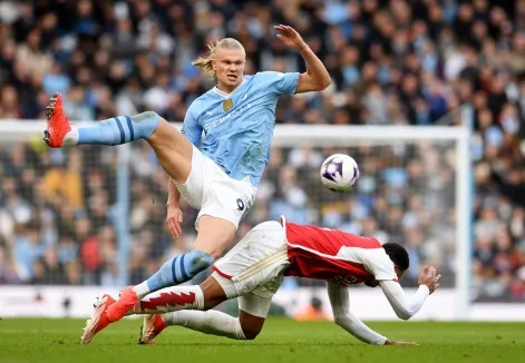 Manchester City Stumble: Arsenal Ready to Take Chance in Premier League