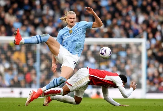 Manchester City Stumble: Arsenal Ready to Take Chance in Premier League